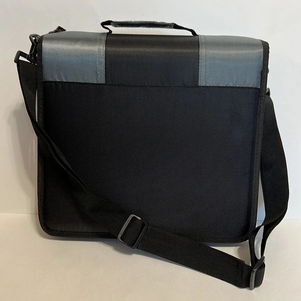 NEW Case-It The Dual Ring Zipper Binder with Shoulder Strap, Black and Gray
